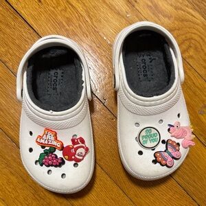 CROCS Kids White Slippers with Fun Charms
